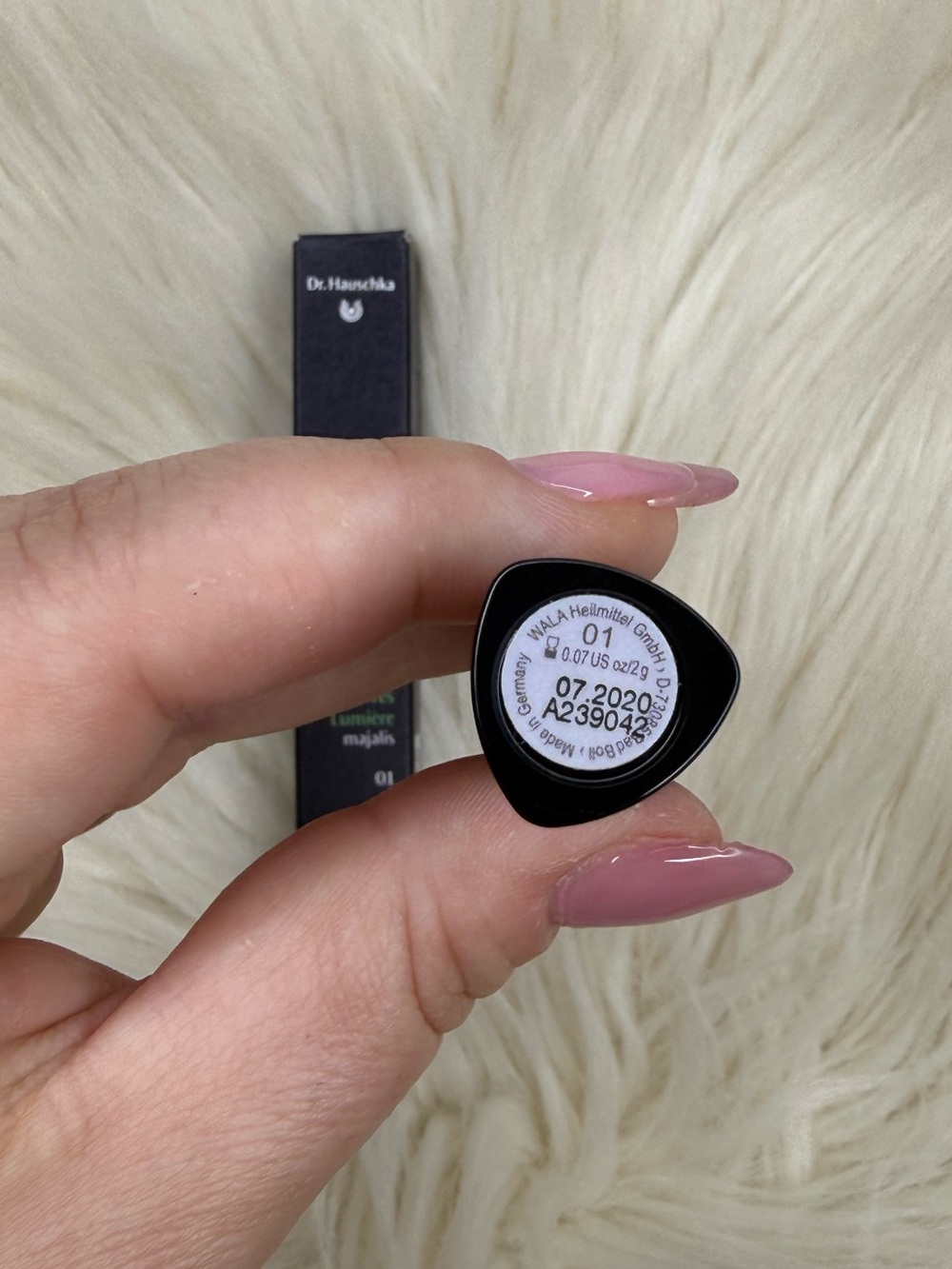 *NEW* Dr. Hauschka Sheer Lipstick - Shade 01 Majalis - Discontinued Color - Picture 9 of 10